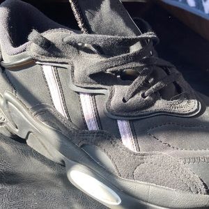 Adidas OZWEEGO athletic shoes